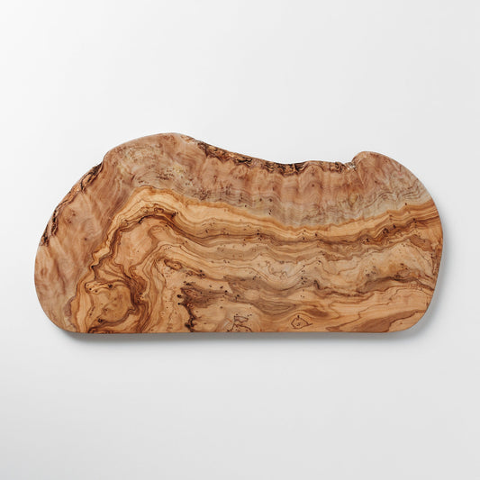 Why Olive Wood Cutting Boards are Better Than Plastic: A Guide to Choosing the Right Kitchenware